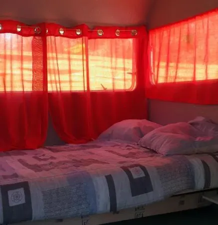 Cote Caravane Front De Camping Vias