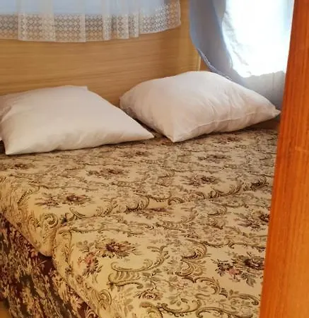 Cote Caravane Front De Camping Vias