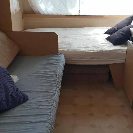 Camping Cote Caravane Front De