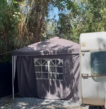 Cote Caravane Front De *