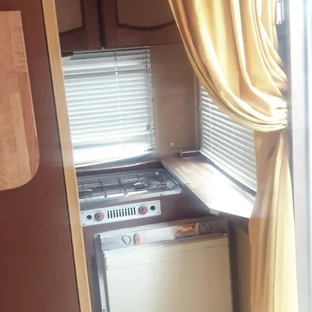 Camping Cote Caravane Front De Vias