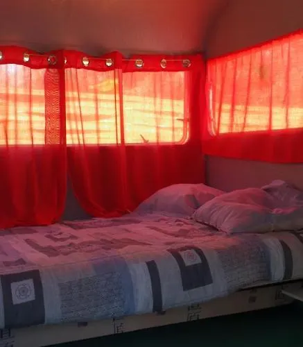 Cote Caravane Front De Camping Vias